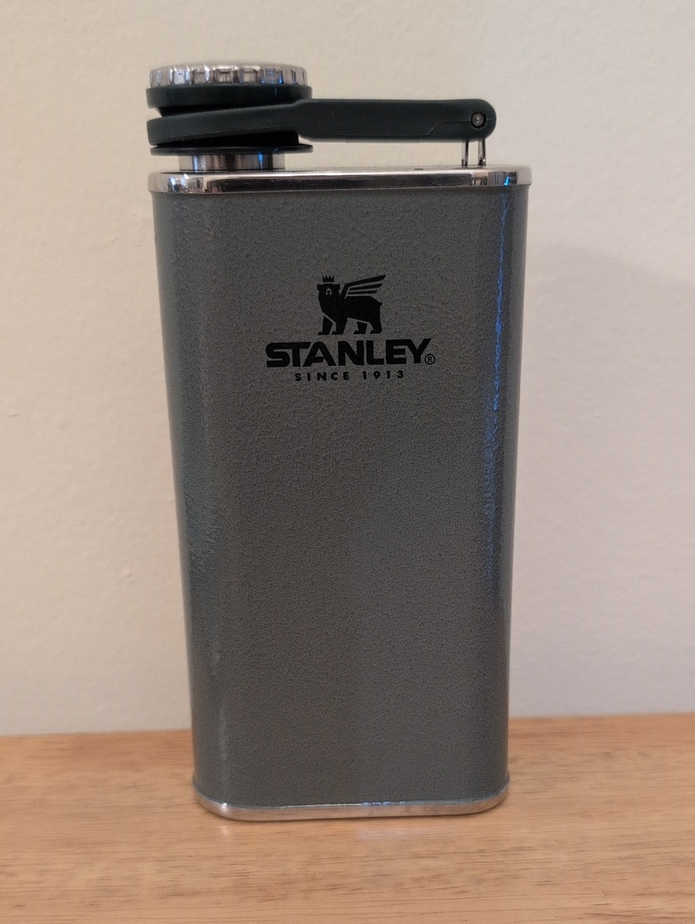 Like New Stanley flask, 8oz
